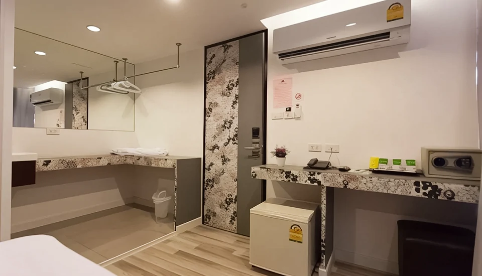 هتل نانترا پلوئنشیت بانکوک